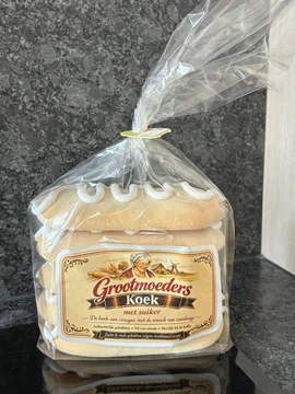 Grootmoeders koek met suiker in de verpakking